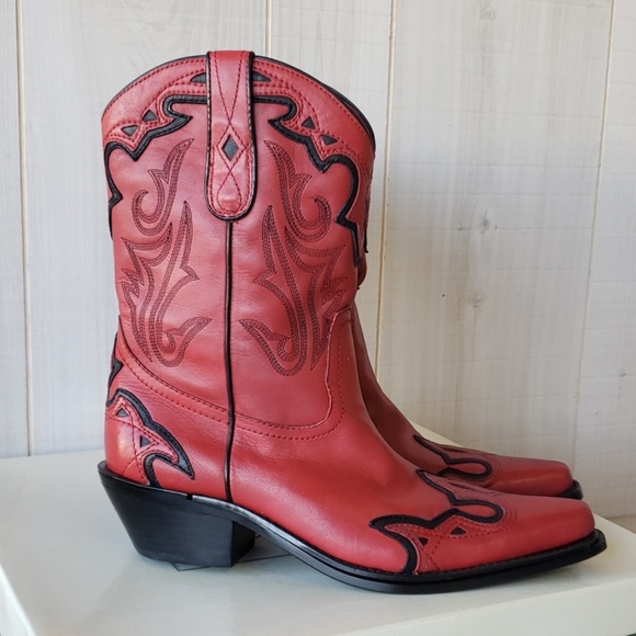 Coldwater Creek Shoes - NWT Coldwater Cowboy Boots